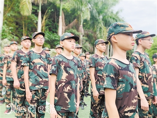 每天出操練軍姿，是“十天集訓(xùn)營”的必修課。
