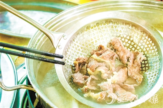 剛剛出爐的新鮮牛肉。