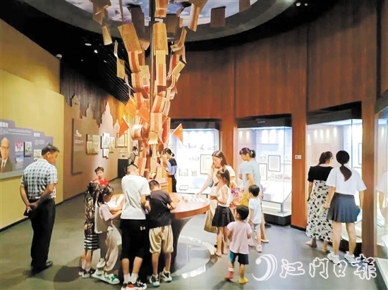開平豐富的文化展覽，讓市民、游客在這個小長假過得有“知”有味。