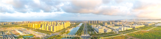 溫州海洋經(jīng)濟(jì)發(fā)展示范區(qū)，被賦予探索民營(yíng)經(jīng)濟(jì)參與海洋經(jīng)濟(jì)發(fā)展新模式、開展海島生態(tài)文明建設(shè)示范的使命。