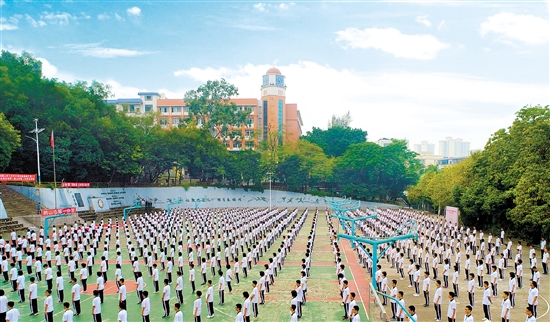 鶴山將繼續(xù)優(yōu)化集團(tuán)化辦學(xué)模式，發(fā)揮龍頭學(xué)校優(yōu)勢(shì)。圖為鶴山一中