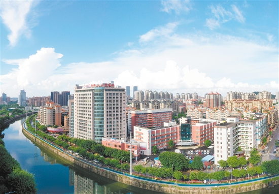 江門市中心醫(yī)院蓬江分院織密醫(yī)聯(lián)體“就醫(yī)網(wǎng)”，為居民提供更高質(zhì)量的醫(yī)療服務(wù)。