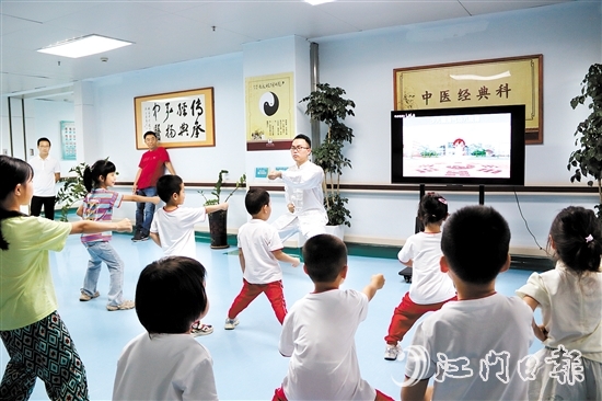 “小小中醫(yī)師”活動(dòng)吸引不少小朋友參與。