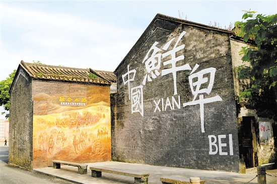 農(nóng)房風(fēng)貌品質(zhì)提升行動為霄南村營造了特色鄉(xiāng)村文化空間。