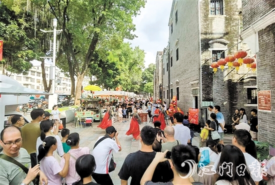 “月滿啟明里”中秋游園會熱鬧非凡。