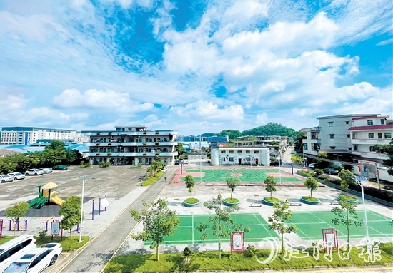 原隔朗小學球場完成翻新改造。