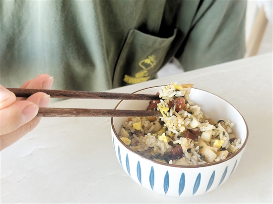 米飯煮熟后如果儲存不當(dāng)再拿來炒飯吃，或會導(dǎo)致“炒飯綜合征”。