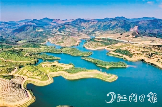 鶴山市源林生態(tài)樂園項(xiàng)目入選省級(jí)水經(jīng)濟(jì)試點(diǎn)重點(diǎn)項(xiàng)目，是全省社會(huì)資本投資最大的水經(jīng)濟(jì)項(xiàng)目。