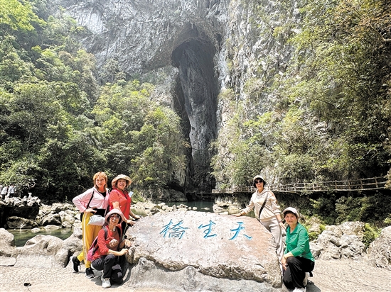 老年人旅游市場(chǎng)潛力巨大。