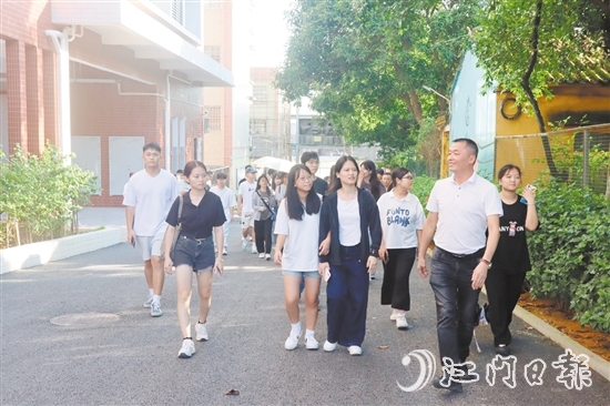 大槐鎮(zhèn)組織青年大學(xué)生參觀人才培訓(xùn)基地。
