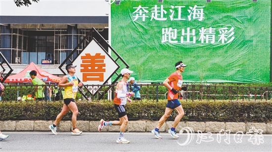 郭衛(wèi)強(qiáng)拿出帶兵打仗的作風(fēng)，確保每件事都有著落、有回音。