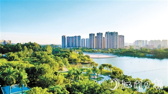 綠意盎然的鶴山市區(qū)。