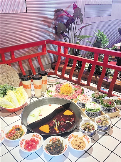 食用一頓火鍋的時(shí)間最好控制在1個(gè)小時(shí)之內(nèi)，次數(shù)以一周一次為宜。