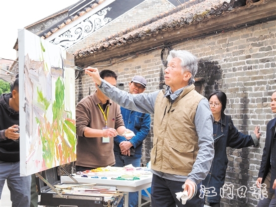 雅瑤鎮(zhèn)陳山村的獨(dú)特韻味吸引不少藝術(shù)家和愛好者前來采風(fēng)寫生。