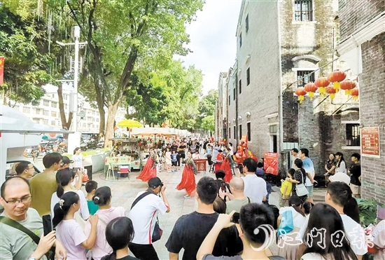 每到節(jié)假日，啟明里一帶總是人氣十足。