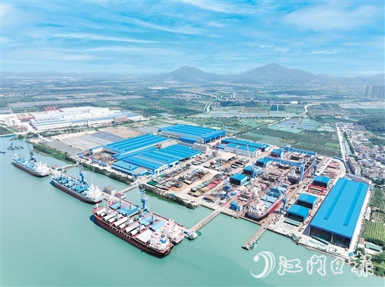 南洋船舶在新會(huì)區(qū)銀洲湖畔的生產(chǎn)基地。