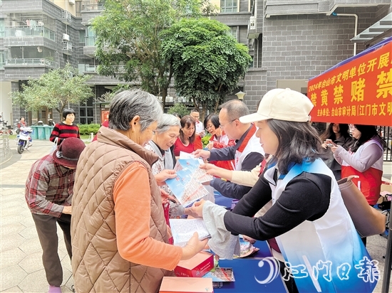 志愿樓長積極參與老舊小區(qū)改造、居民矛盾調(diào)解、物業(yè)監(jiān)管等工作，既是社區(qū)管理的有力幫手，也是居民生活中的貼心伙伴。