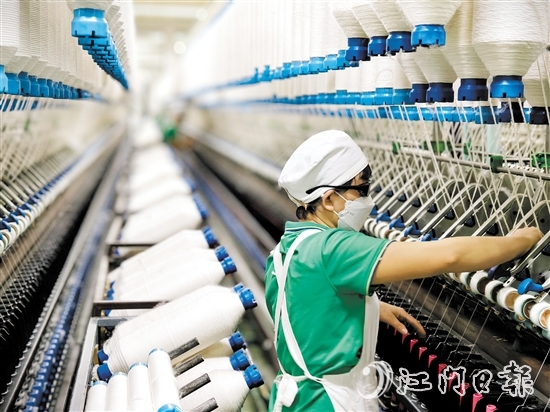 節(jié)后，佳樂紡織迅速進入“趕工”狀態(tài)，生產線滿負荷運轉。