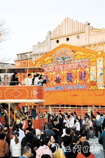 春節(jié)假期，赤坎華僑古鎮(zhèn)游人如織。