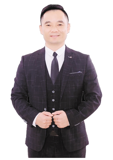江門市青年創(chuàng)業(yè)協(xié)會(huì)會(huì)長(zhǎng)、廣東小二街便利店