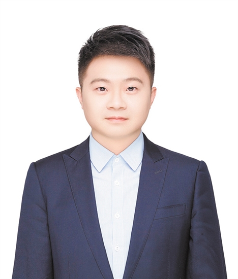 江門市青年企業(yè)家聯(lián)合會(huì)常務(wù)副會(huì)長、江門市長河化工實(shí)業(yè)集團(tuán)有限公司總經(jīng)理趙立衡