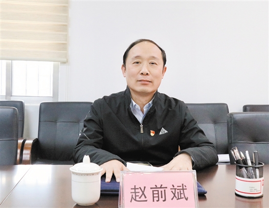 市統(tǒng)計(jì)局黨組成員、二級(jí)調(diào)研員趙前斌