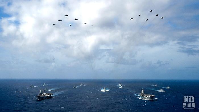 △2024年10月21日，遼寧艦、山東艦編隊雙航母編隊演練。（圖/視覺中國）