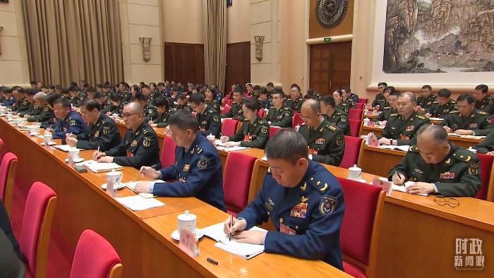 △2025年3月7日，解放軍和武警部隊代表團全體會議現(xiàn)場。