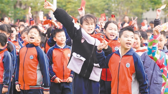 今年，蓬江區(qū)將著力打造“勵耘蓬江”教育品牌，全力推動蓬江教育高質量發(fā)展。