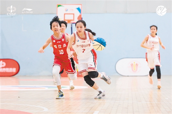 新會區(qū)平山小學(xué)女子籃球隊是我市唯一一支參賽代表隊。