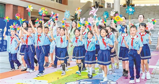 今年，江海區(qū)將全力構建高質量教育體系，推動區(qū)域教育優(yōu)質均衡發(fā)展。