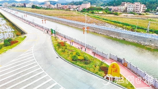 赤溪鎮(zhèn)通過岸線整治、慢行系統(tǒng)建設(shè)、危橋改造等一系列措施，讓白宵河實(shí)現(xiàn)從單一防洪功能向綜合生態(tài)廊道的華麗轉(zhuǎn)身。