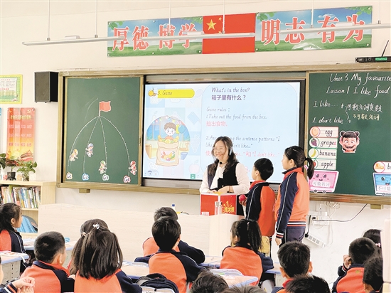 授課教師設(shè)計了豐富的教學(xué)活動，引導(dǎo)學(xué)生感受各學(xué)科的魅力。