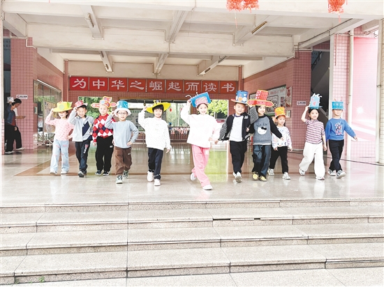 “數(shù)學(xué)π對”實現(xiàn)了“玩中學(xué)，學(xué)中樂”。