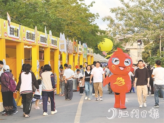 4月11-13日，四九鎮(zhèn)藝術(shù)嘉年華舉行，累計吸引超過兩萬人次參與活動。