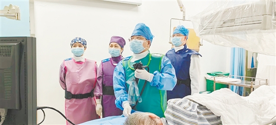 七旬血透患者遭膽石之困，消化內(nèi)科團(tuán)隊(duì)協(xié)作巧破難關(guān)。