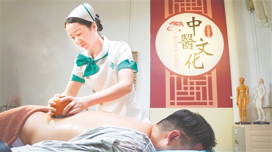越來越多的人通過中醫(yī)調(diào)理來管理體重。