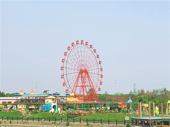 “五一”假期，江門(mén)長(zhǎng)廊生態(tài)園是市民的好去處。