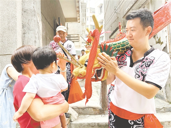 泗丫村將“扒旱龍”的習俗保留下來。