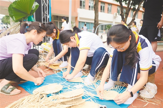 游園活動(dòng)現(xiàn)場(chǎng)。