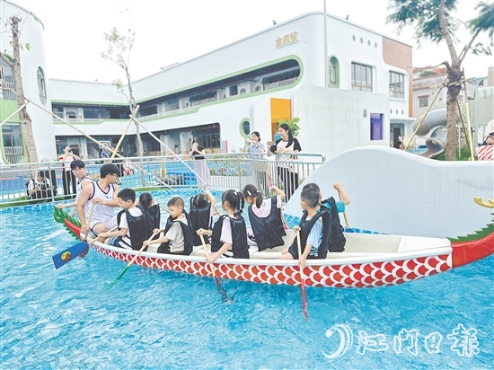 江海區(qū)各級(jí)黨群服務(wù)中心常態(tài)化開展龍舟體驗(yàn)活動(dòng)。