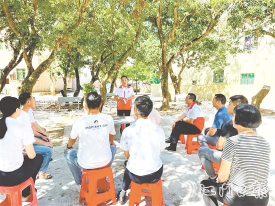 北陡鎮(zhèn)將理論宣講搬到田間地頭。