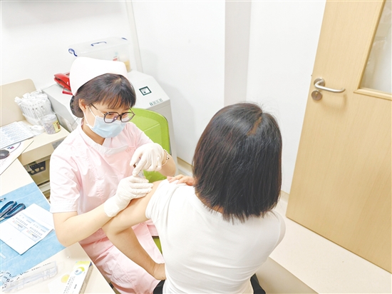 市民接種HPV疫苗。