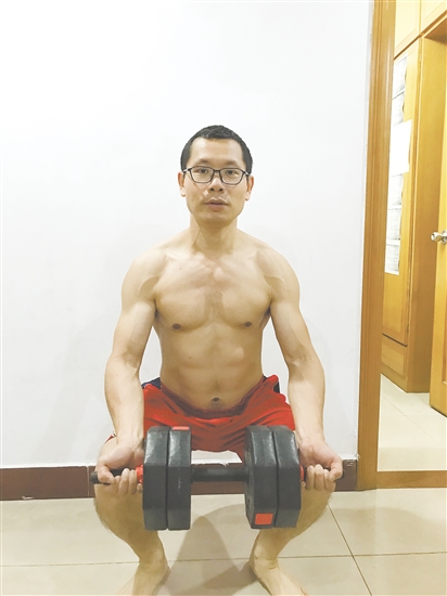 運(yùn)動(dòng)已成為馮嘉威雷打不動(dòng)的日常。
