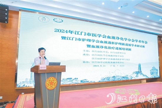 在醫(yī)院，徐慶東是患者的依靠。而在科研方面，他也取得了豐碩成果。