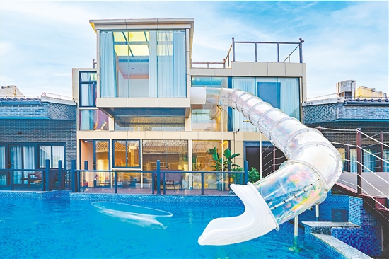 臺山嶺南僑水度假村以“水上樂園+親水別墅”為特色。
