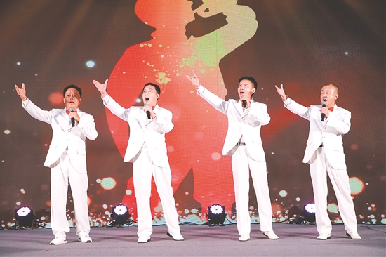 22支參賽隊(duì)伍以飽滿的熱情和精湛的技藝，演繹了一首首經(jīng)典軍旅歌曲。