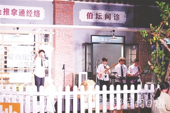 改造后的禮樂舊糧倉(cāng)成為文化創(chuàng)意新地標(biāo)，在此舉辦的夏夜音樂會(huì)勾起眾多市民回憶。