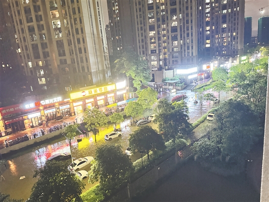進(jìn)入5月份，強(qiáng)降雨不斷，有的車(chē)主遭遇“水浸車(chē)”。