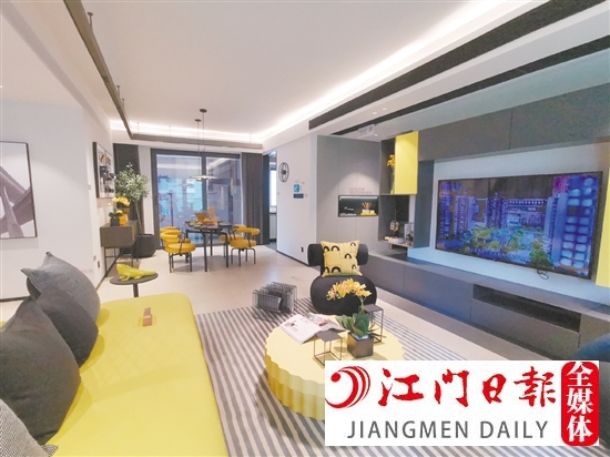 住宅室內(nèi)裝飾裝修工程開工前，應進行申報登記。